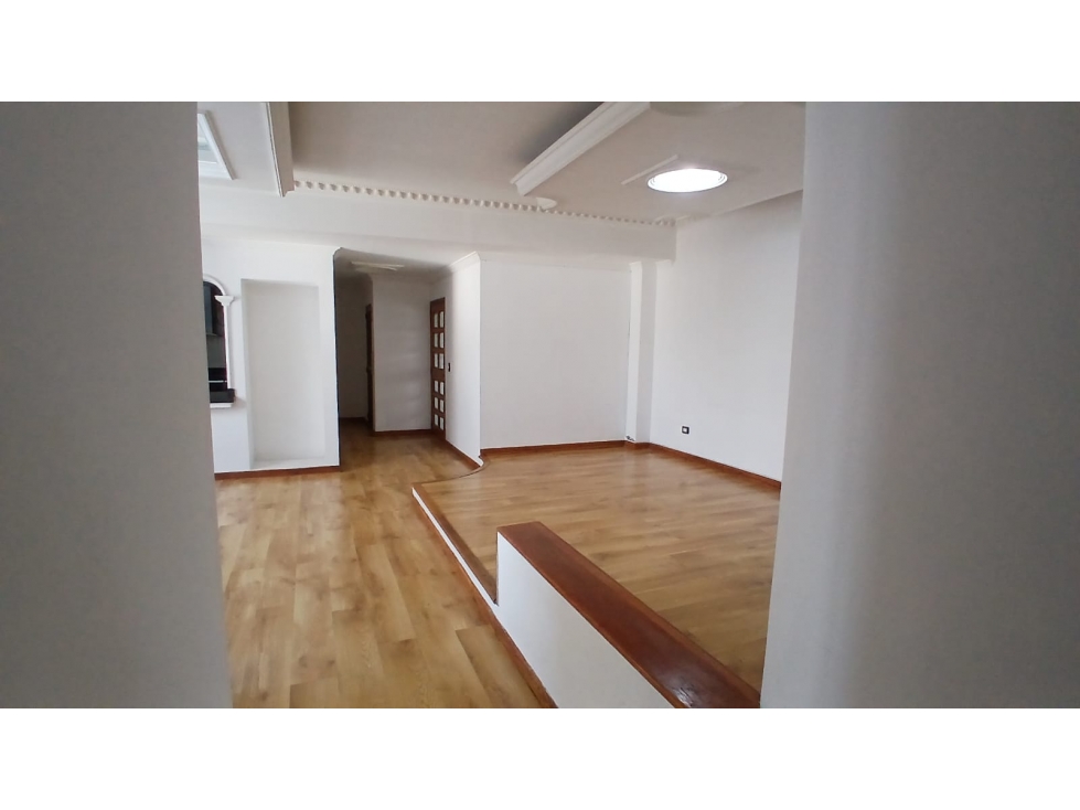 SE VENDE ESPECTACULAR PENT HOUSE EN LA CIRCUNVALAR PEREIRA