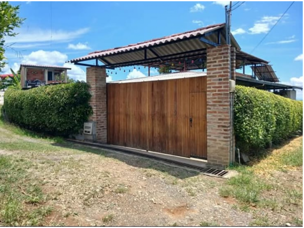 SE VENDE CASA CAMPESTRE CORREGIMIENTO DE ARABIA
