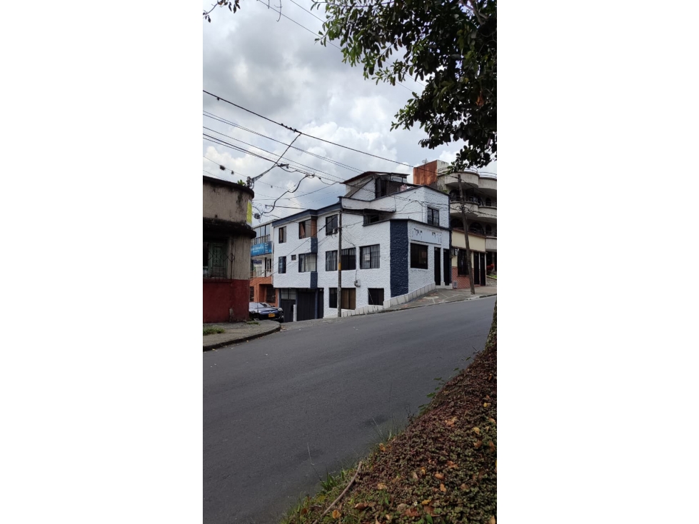 SE VENDE CASA CON 5 RENTAS EN PEREIRA