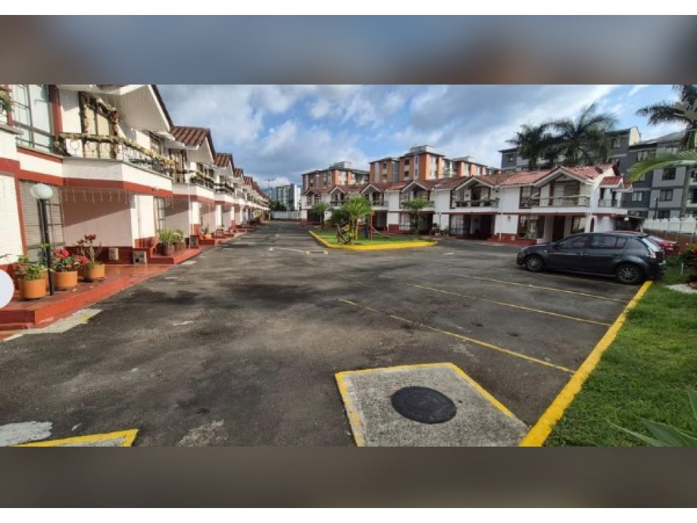 ¡SE VENDE HERMOSA CASA DUPLEX EN CONJUNTO CERRADO- ARMENIA! — foto 2