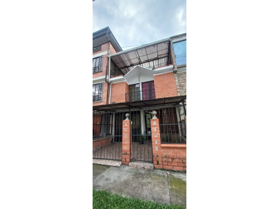 SE VENDE CASA DUPLEX DOSQUEBRADAS SOBRE VIA PRINCIPAL
