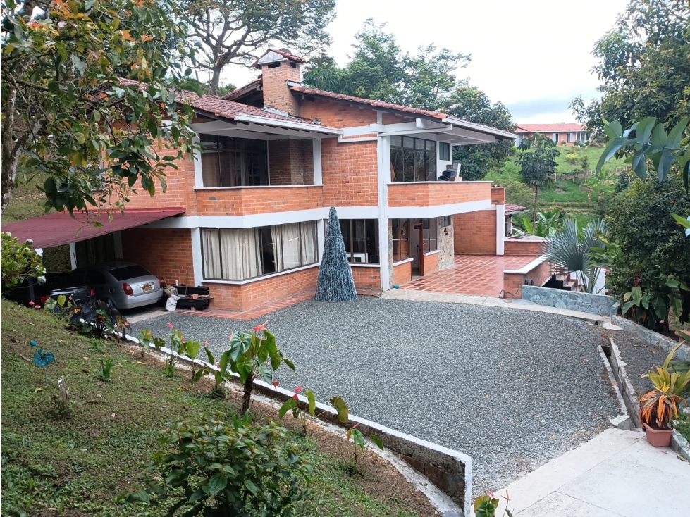 SE VENDE ESPECTACULAR CASA CAMPESTRE CONJUNTO CERRADO VIA ARMENIA