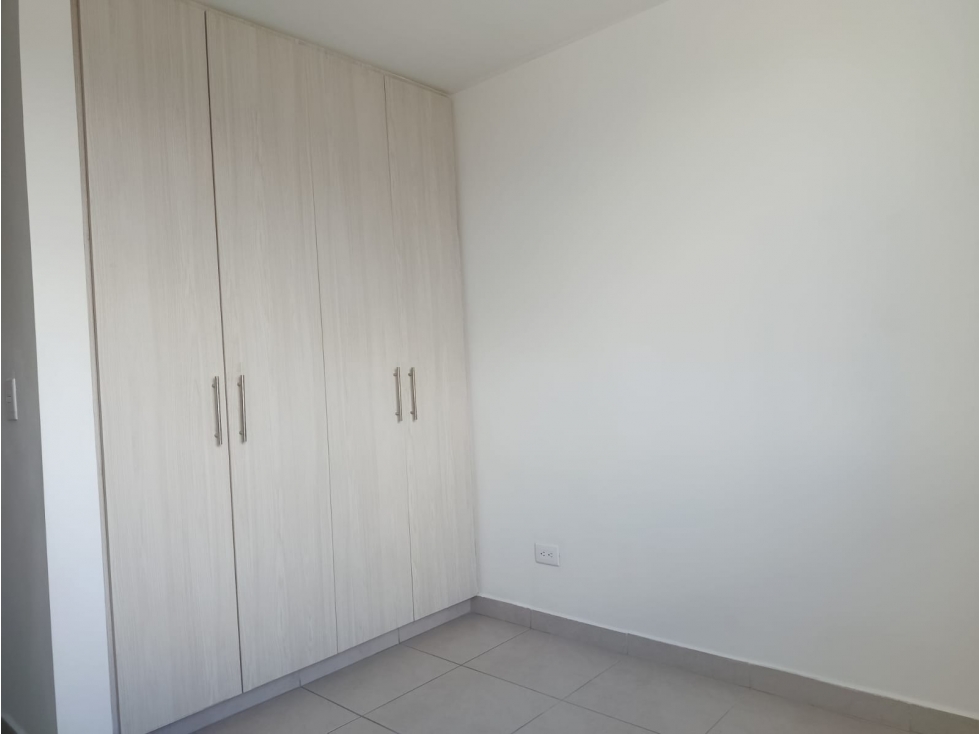 SE VENDE APARTAMENTO EN LA CONDINA CON 2 PARQUEADEROS — foto 2