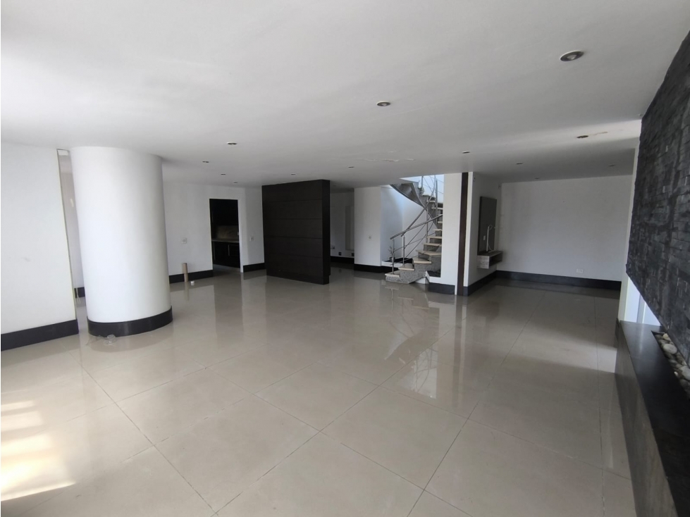 SE VENDE PENTHOUSE DUPLEX EN LA CIRCUNVALAR