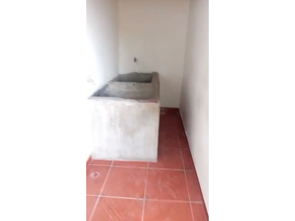 SE VENDE CASA UNIFAMILIAR DE TRES PISOS EN CARTAGO VALLE DEL CAUCA