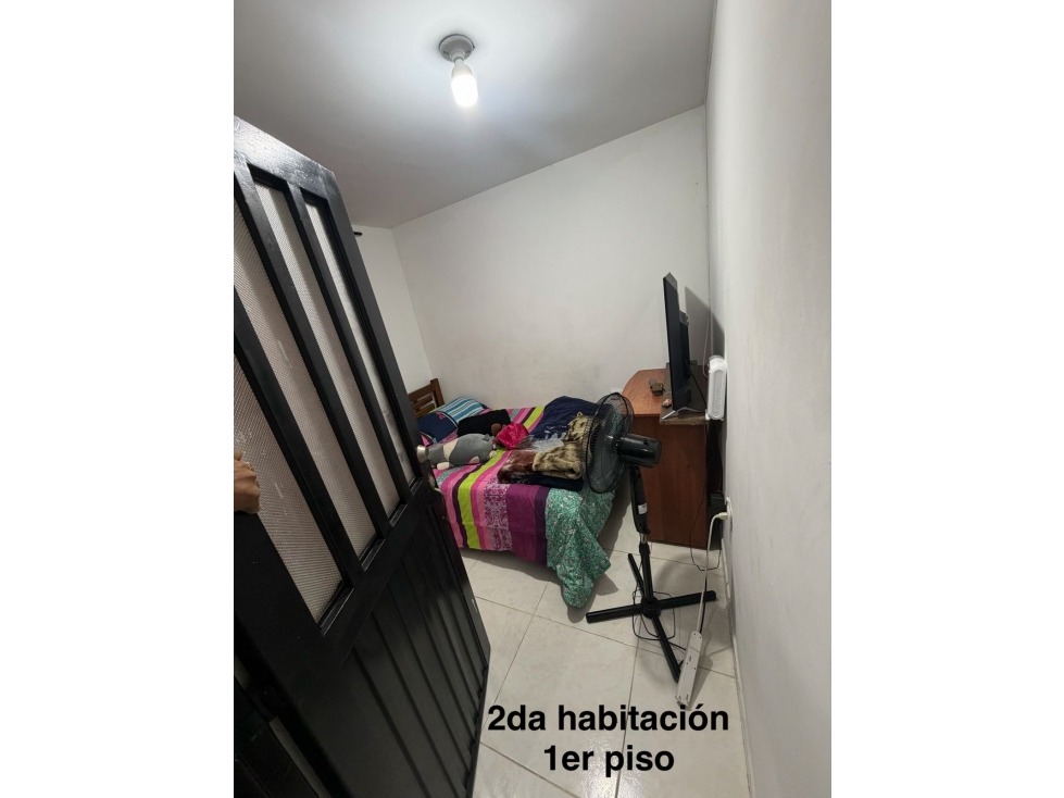 SE VENDE CASA EN CUBA CON VIVIENDAS INDEPENDIENTES MUY BIEN UBICADA — foto 3