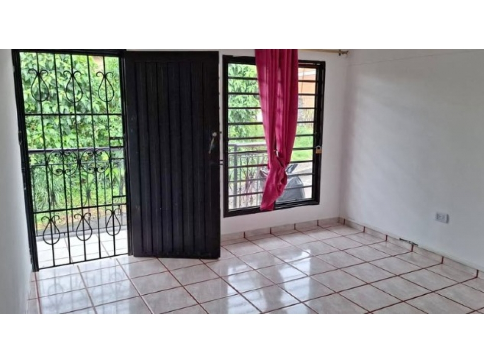 Se Vende Casa Esquinera De 2 Pisos En El Rocío Pereira