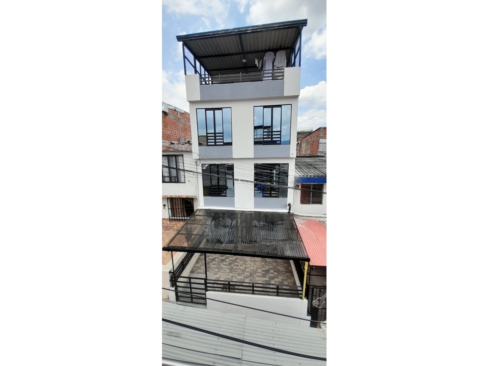 Se Vende Casa Rentable De 4 Pisos En Samaria 1