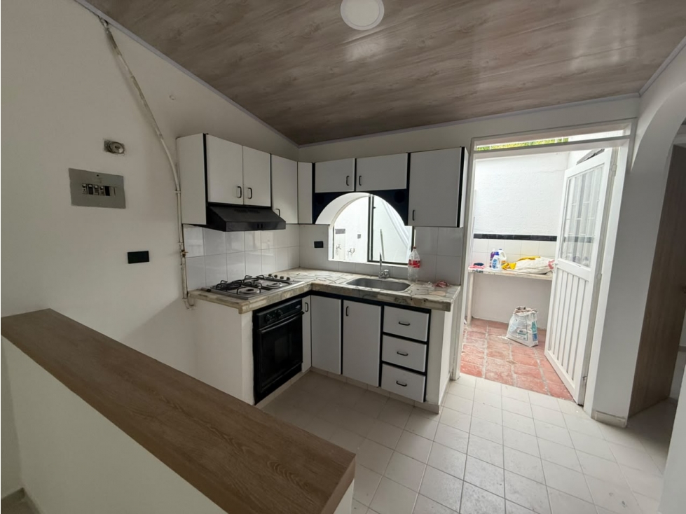 SE VENDE CASA EN VILLA DEL PRADO UN SOLO PISO AREA 60M2