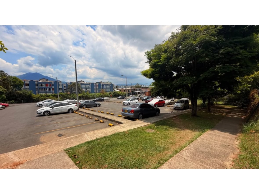 SE VENDE APARTAMENTO EN CORALES — foto 2