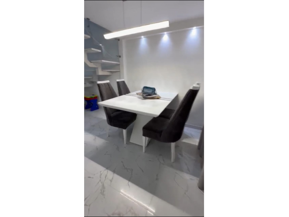 SE VENDE CASA EN CUBA REMODELADA EN PORTAL DE BIRMANIA AREA 127 M2