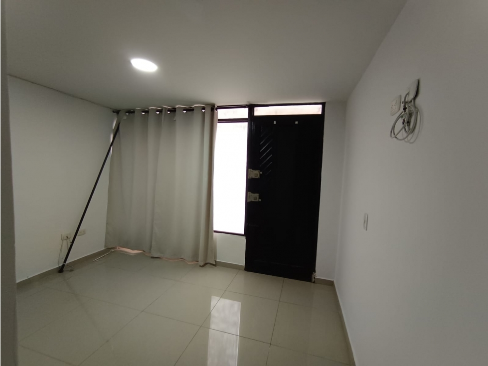 SE ARRIENDA APARTAESTUDIO EN EL CENTRO — foto 2