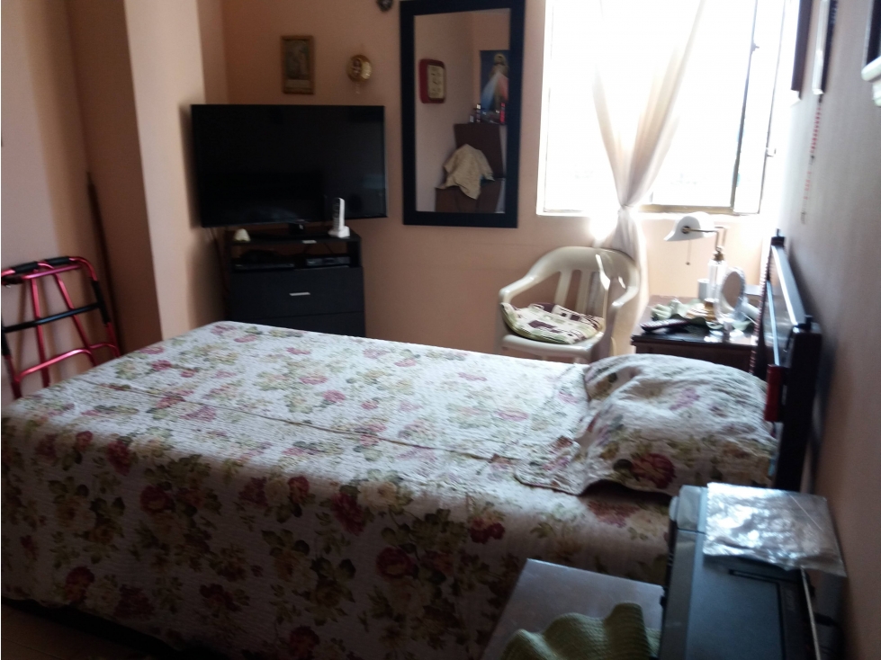 Vende APTO cerca viajero SIN ascensor y parquedero ahi VISITANTES — foto 4