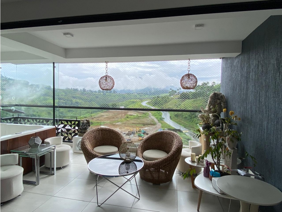 SE VENDE APARTAMENTO AMPLIO Y CON UNA VISTA INCREIBLE EN CERRITOS