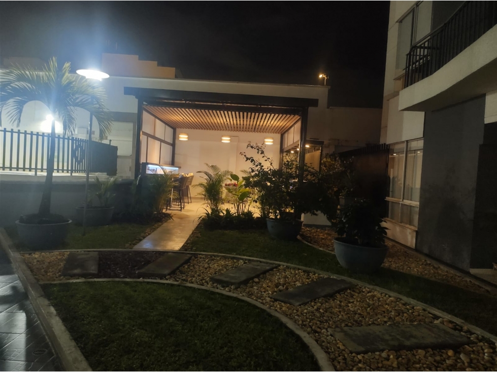 SE VENDE APARTAMENTO EN LA CIRCUNVALAR — foto 4