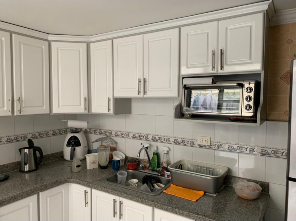 SE VENDE CASA EN AVENIDA SUR ESPECTACULAR