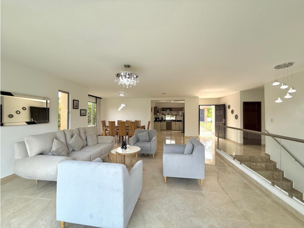 SE VENDE ESÉCTACULAR CASA CAMPESTRE EN COMBIA