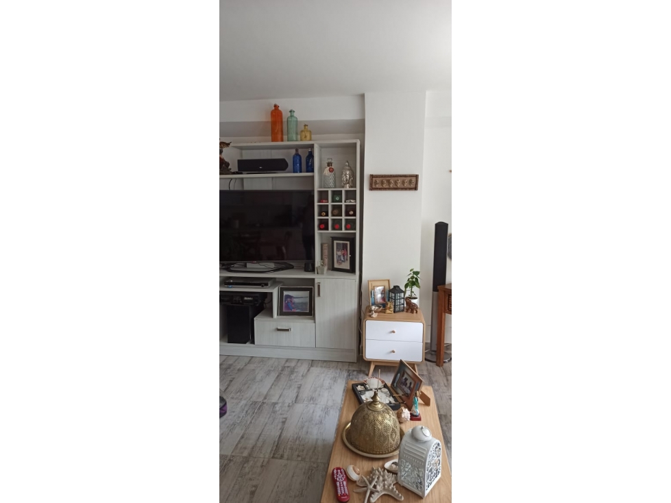 SE VENDE HERMOSO APARTAMENTO REMODELADO EN LOS ALPES — foto 5