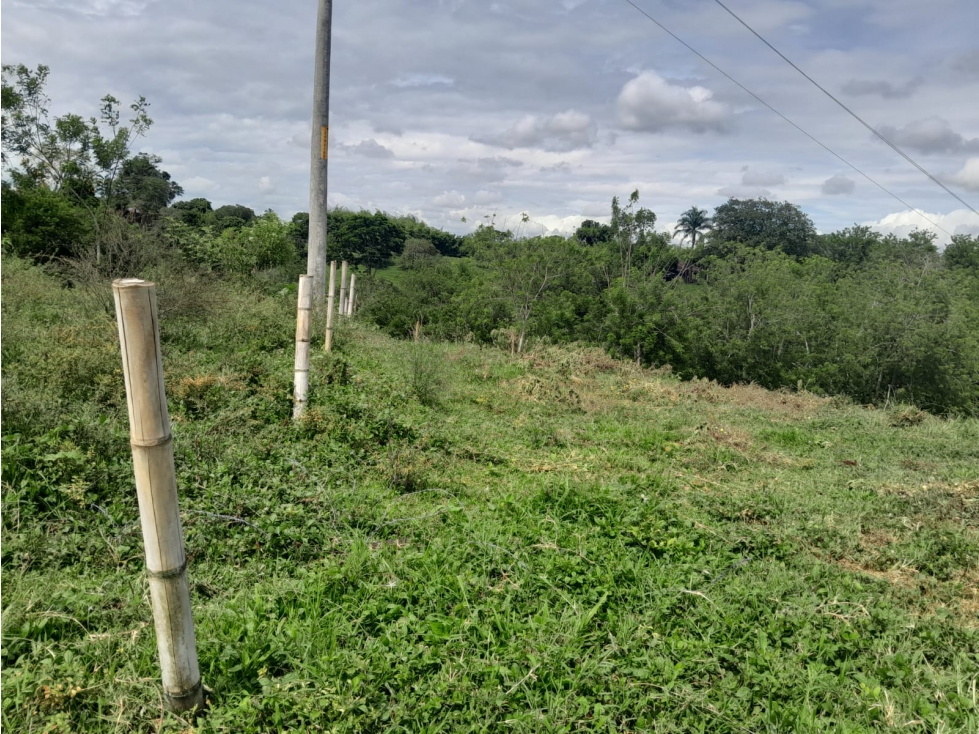 SE VENDE LOTE EN LA ESTRELLA CERCA A MORELIA EN PARCELACION — foto 2