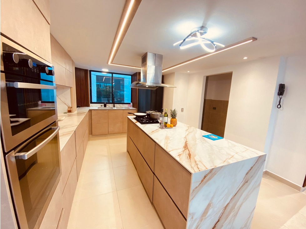 SE VENDE APARTAMENTO EN PINARES 2 PISO AREA 132 M2 SIN ASCENSOR