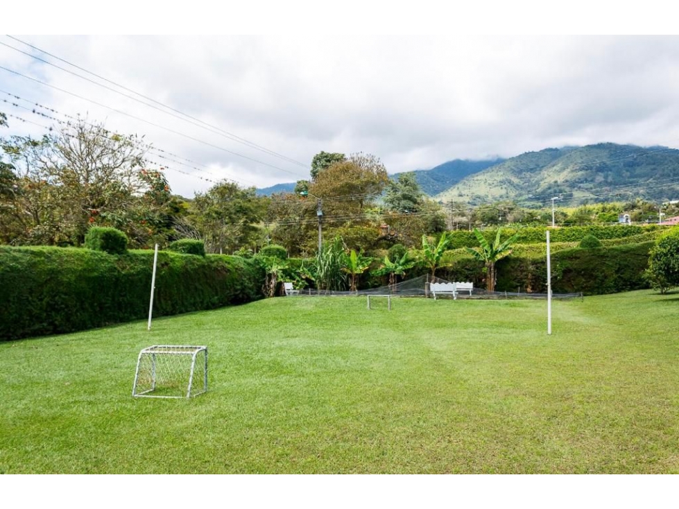 ¡Descubre la vida de tus sueños en esta espectacular finca! - 4