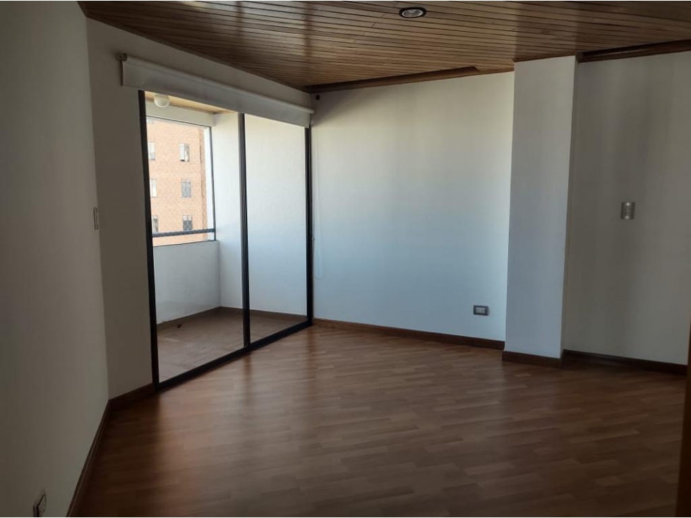 SE VENDE O SE PERMUTA HERMOSO PENTHOUSE EN LOS ALPES — foto 5