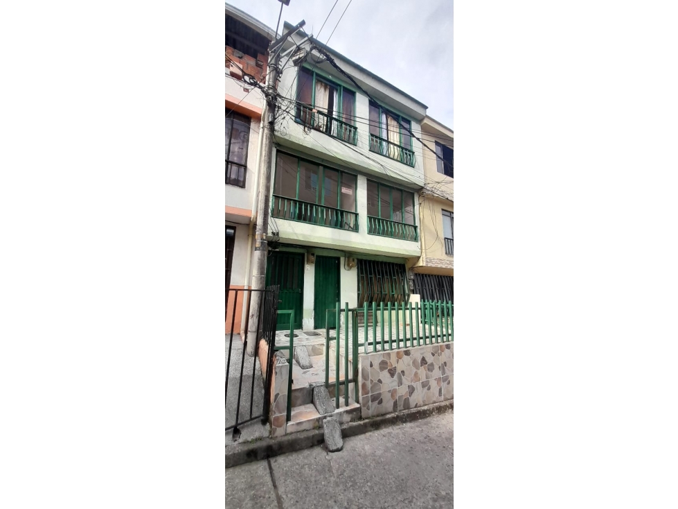 SE VENDE CASA CON VIVIENDAS INDEPENDIENTES PARQUE INDUSTRIAL