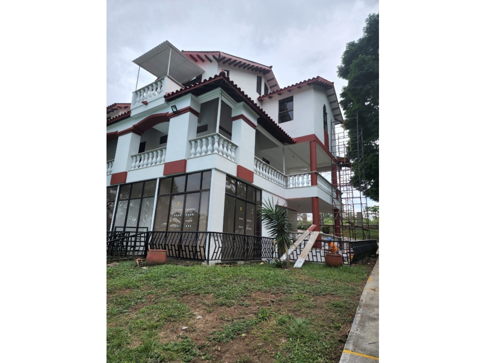 SE VENDE CASA CAMPESTRE EN CERRITOS
