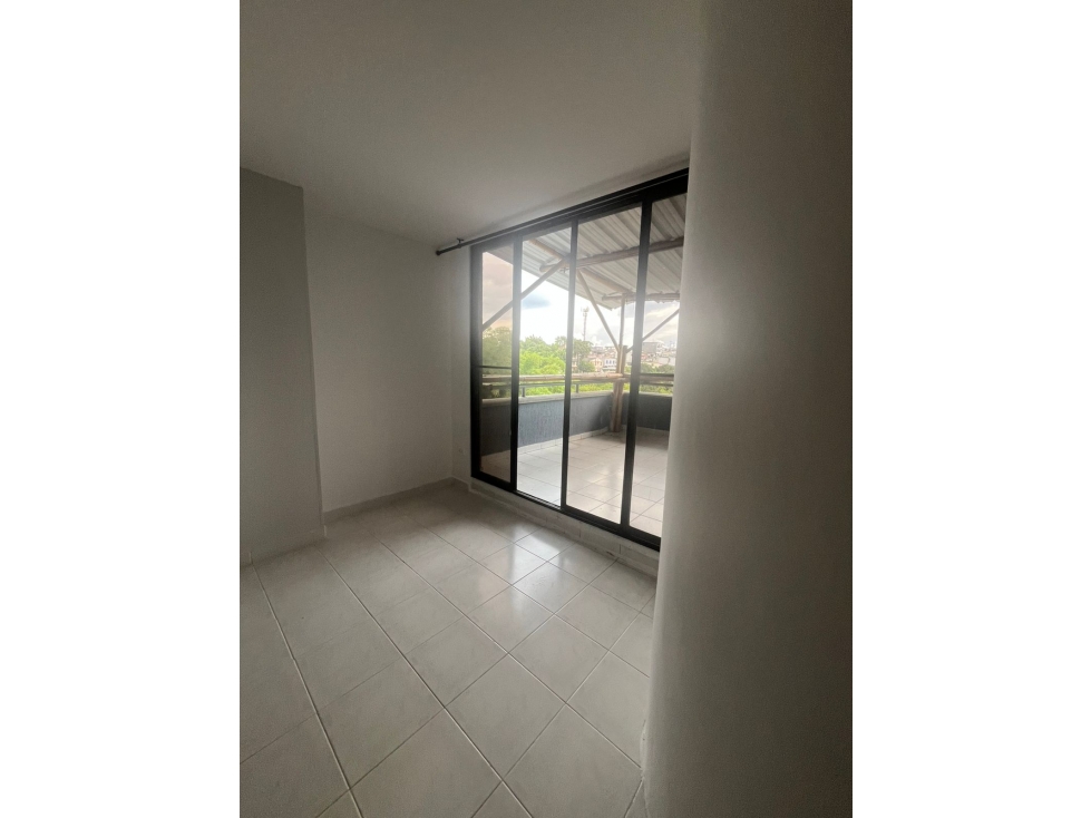 SE VENDE O PERMUTA APARTAMENTO EN MARAYA POR CASA CAMPESTRE — foto 2