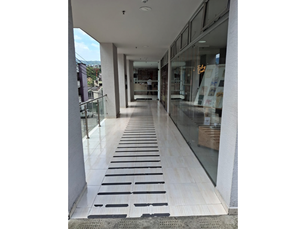 SE VENDE APARTA ESTUDIO EN EL CENTRO AREA 45 M2 Y TERRAZA 33 M2 — foto 3