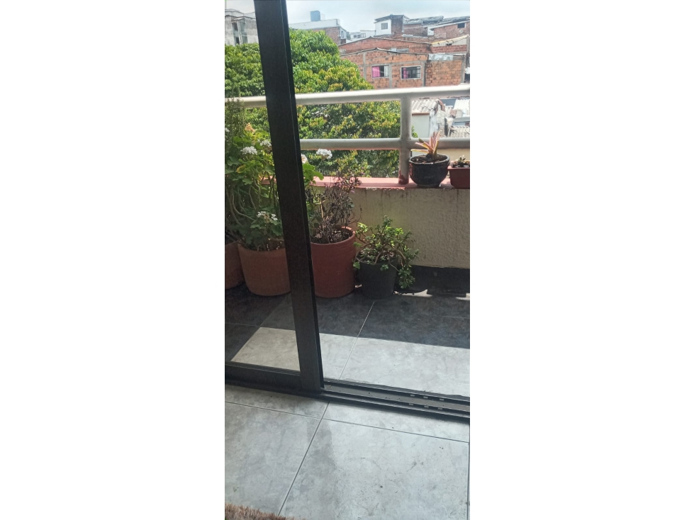 SE VENDE HERMOSO APARTAMENTO EN EL CENTRO DE PEREIRA — foto 2