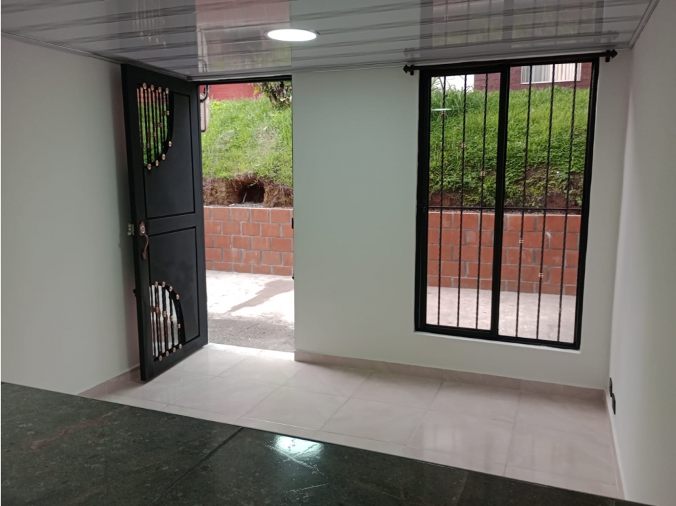 SE VENDE CASA EN EL PARQUE INDUSTRIAL PROPIEDAD HORIZONTAL
