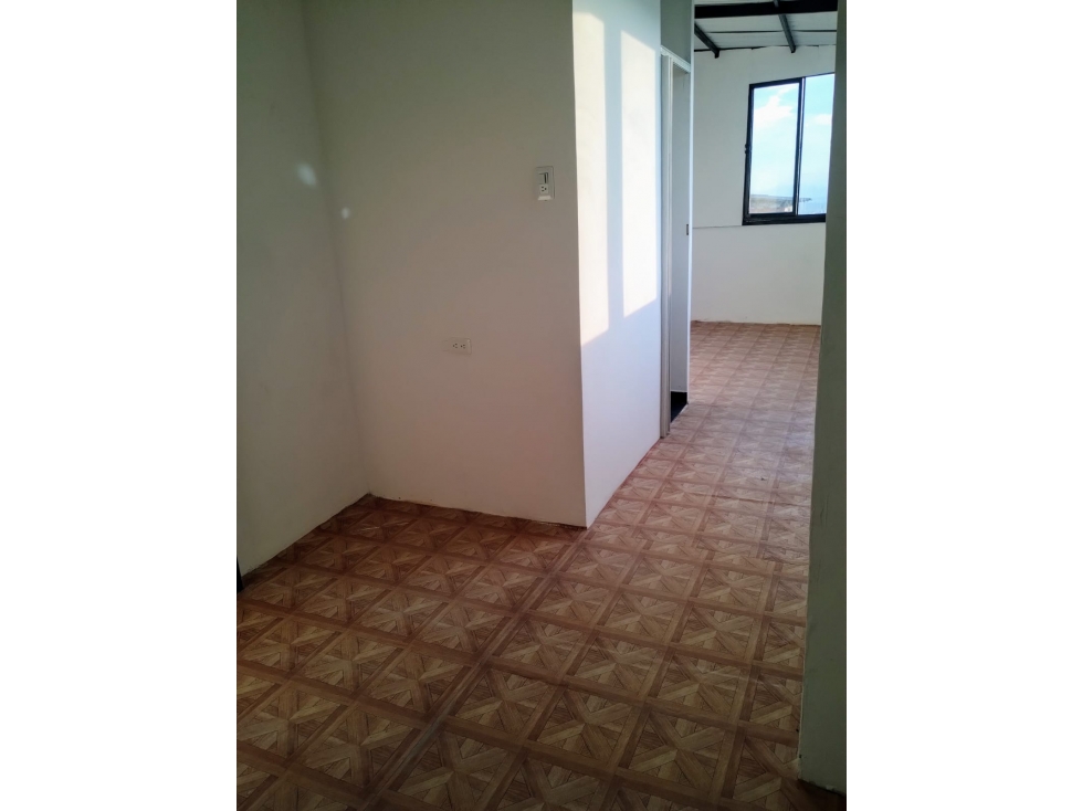 Venta de casa de 3 niveles 4 aptos independientes Camilo Torres — foto 2