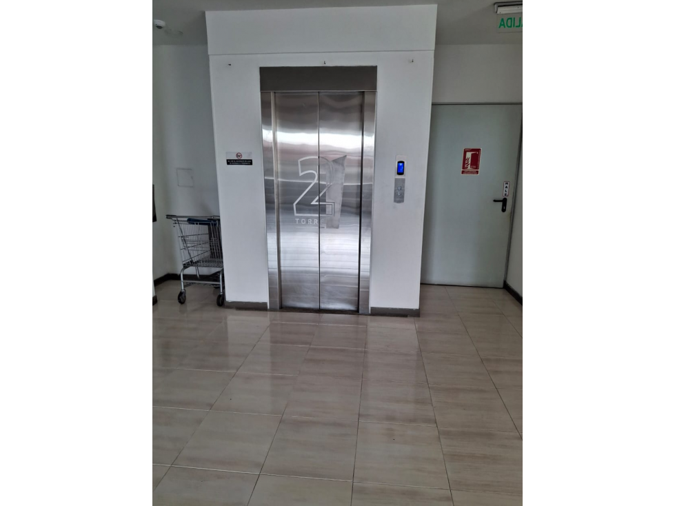 SE VENDE APARTA ESTUDIO EN EL CENTRO AREA 45 M2 Y TERRAZA 33 M2 — foto 5
