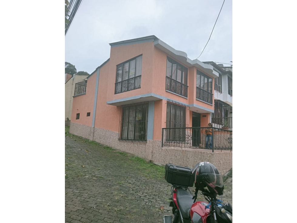 SE VENDE CASA DUPLEX EN LOS SAUCES CUBA