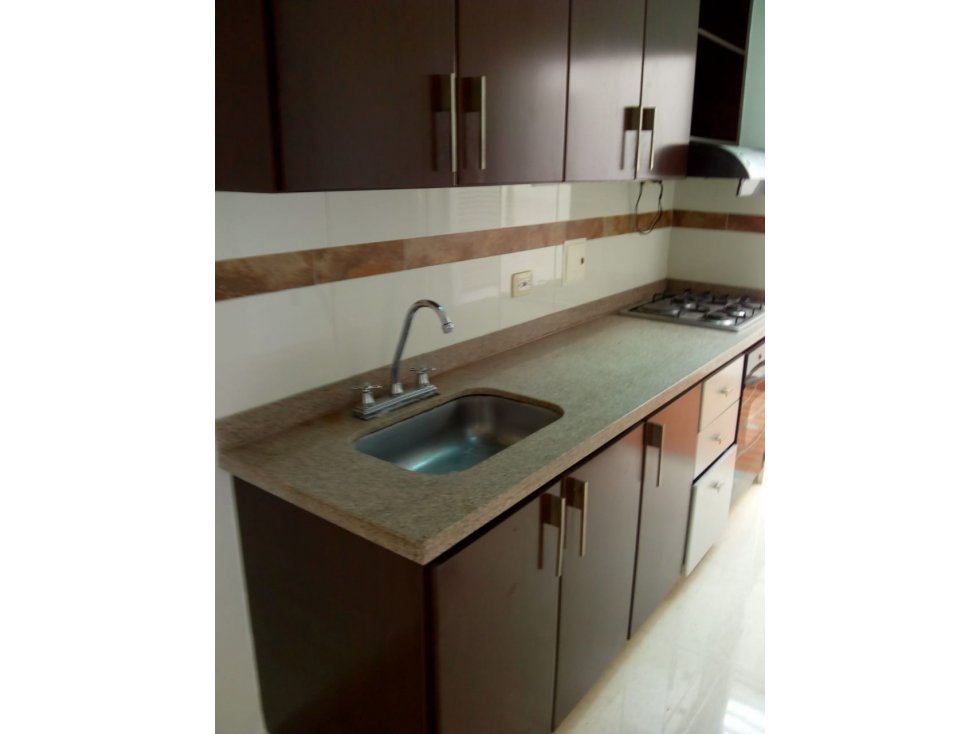 SE VENDE CASA EN CONJUNTO CERRADO POR EXPOFUTURO