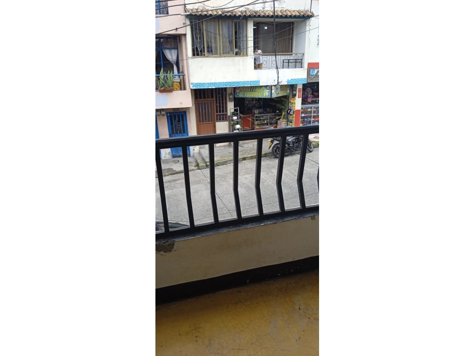 SE VENDE CASA CON DOS APARTAMENTOS INDEPENDIENTES EN DOSQUEBRADAS
