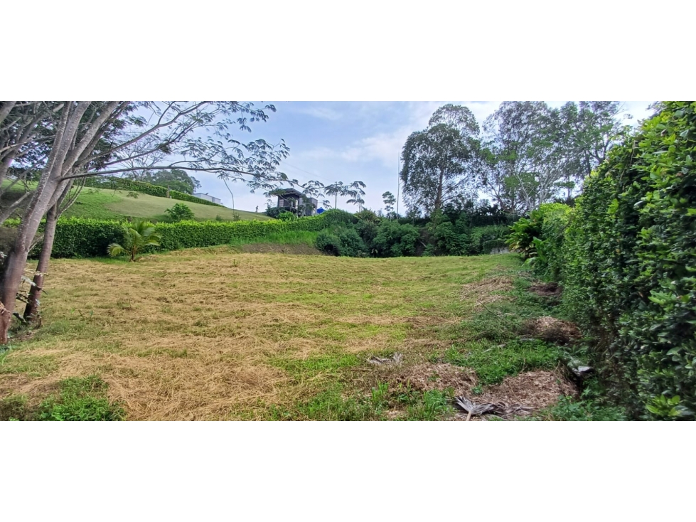 Se vende Gran Lote en Condominio Las Margaritas, Combia Pereira
