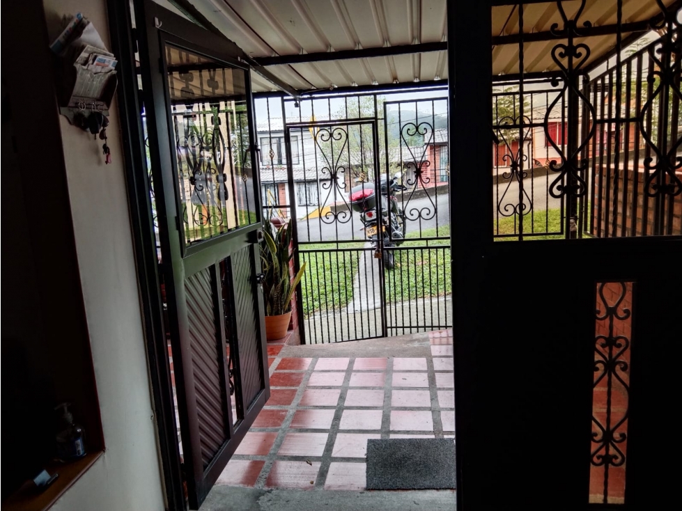 Se Vende Espectacular Casa de 3 Pisos en Cuba. — foto 3