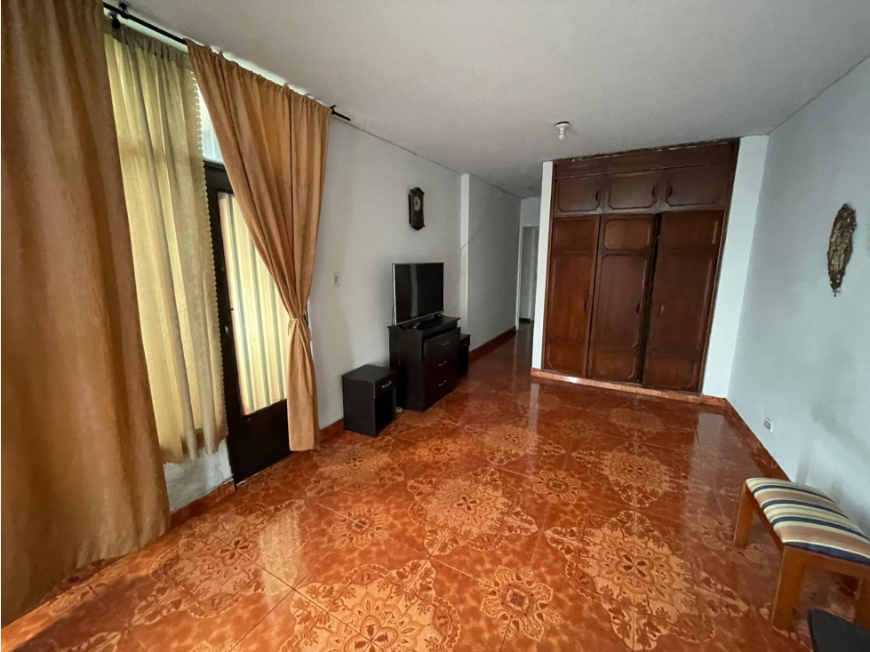 Venta edificio cinco pisos en Av. 30 de agosto zona alta valorización — foto 5
