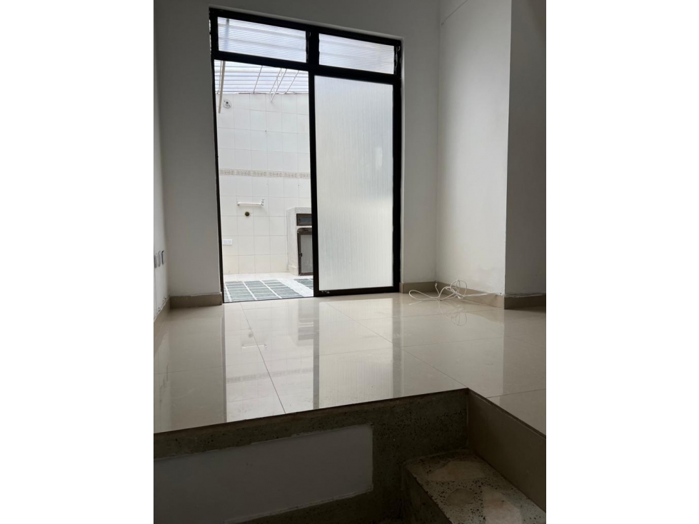 SE VENDE CASA EN CONJUNTO CERRADO EN SECTOR TRANQUILO EN DOSQUEBRADAS — foto 2
