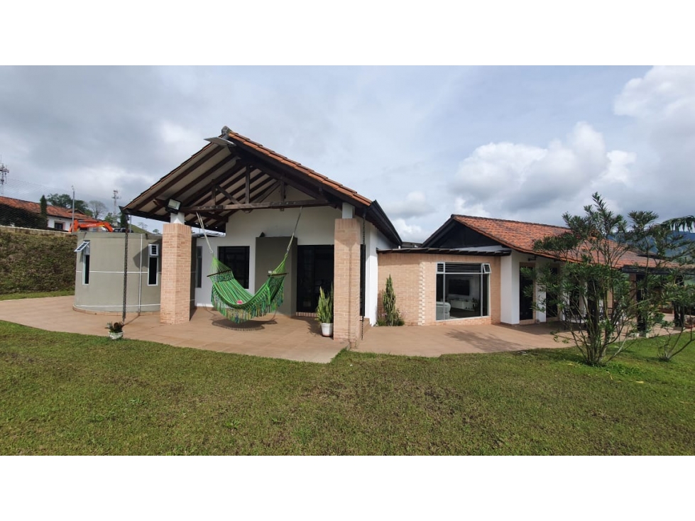 SE VENDE CASA CAMPESTRE EN SANTA ROSA AREA 2500 M2