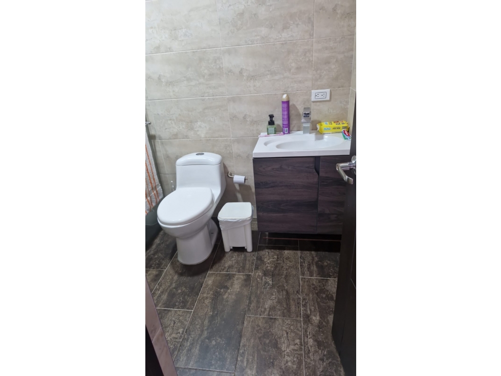 SE VENDE CASA ESQUINERA BARRIO GALAN CON PARQUEADERO — foto 2