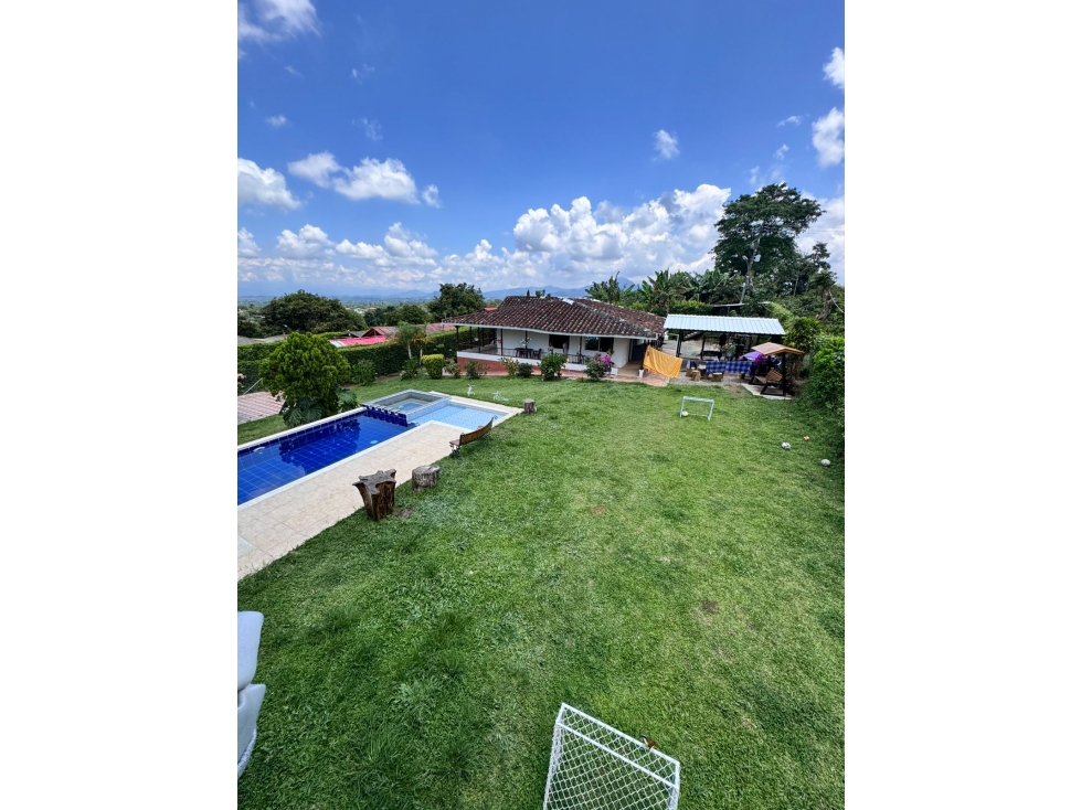 VENDO HERMOSA FINCA TURISTICA EN MORELIA RISARALDA