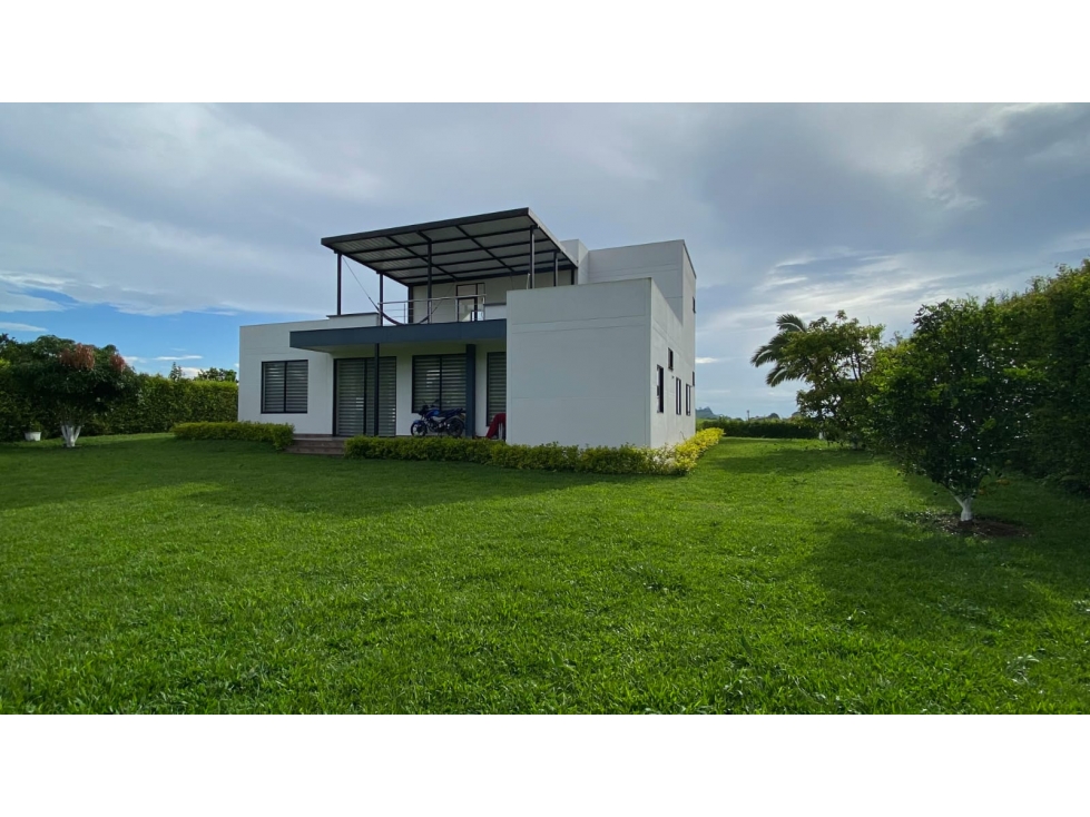SE VENDE CASA CAMPESTRE EN COMBIA