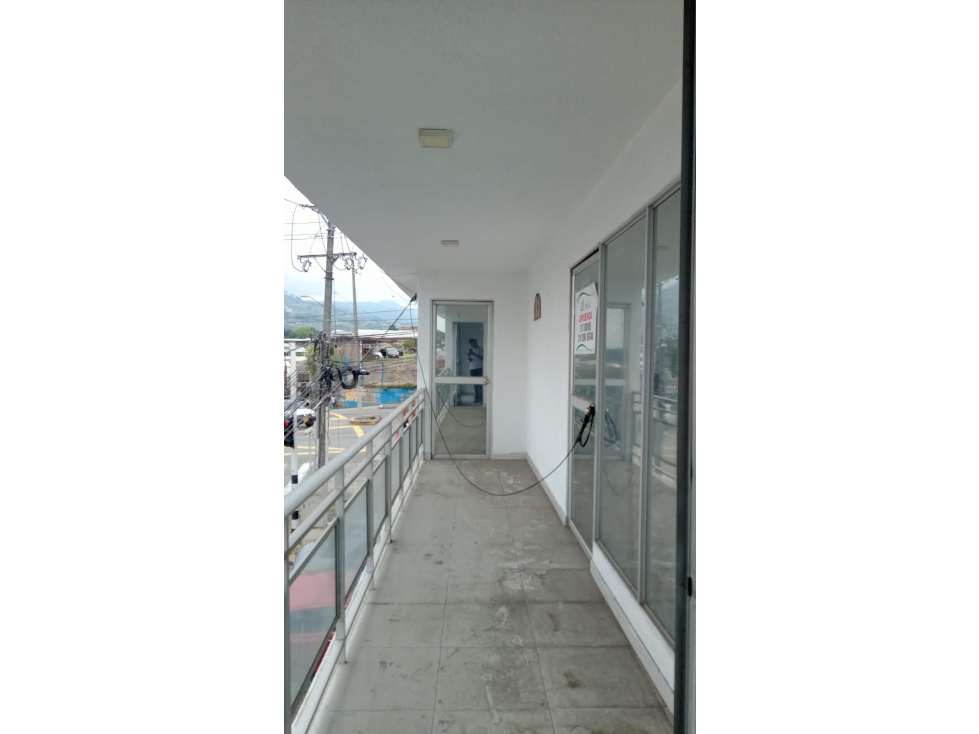 SE ARRIENDA CASA LOCAL AV 30 AGOSTO — foto 4