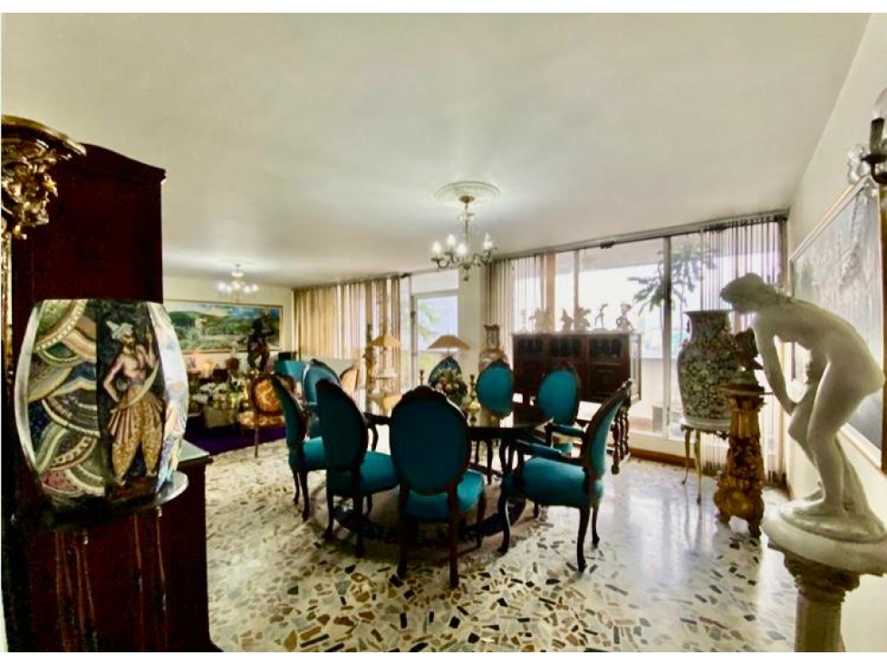SE VENDE APARTAMENTO EN LA CIRCUNVALAR CON HERMOSA VISTA — foto 6