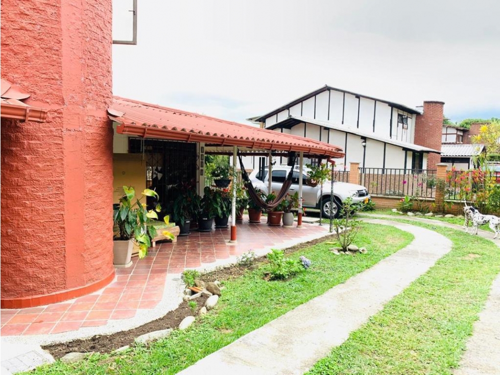 Se vende hermosa Casa Campestre en Circasia, Vía Armenia!!!!