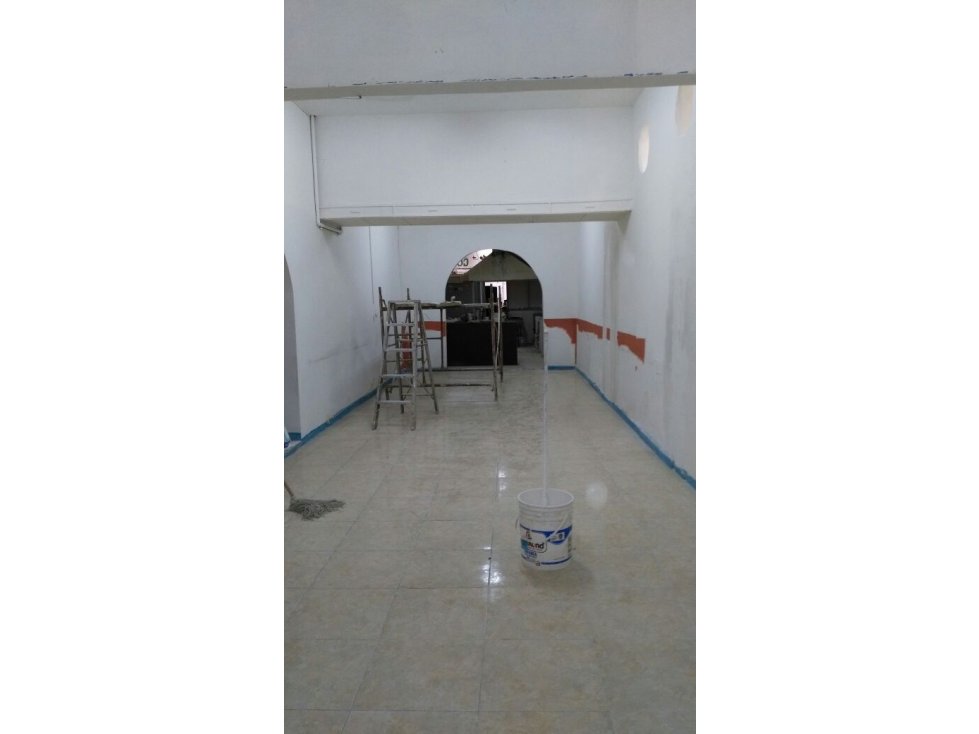 Se vende casa en el Centro con locales en Pereira