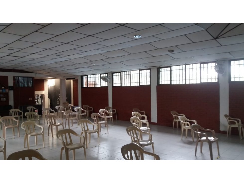 Se vende Lote/Bodega en Pinares - 2
